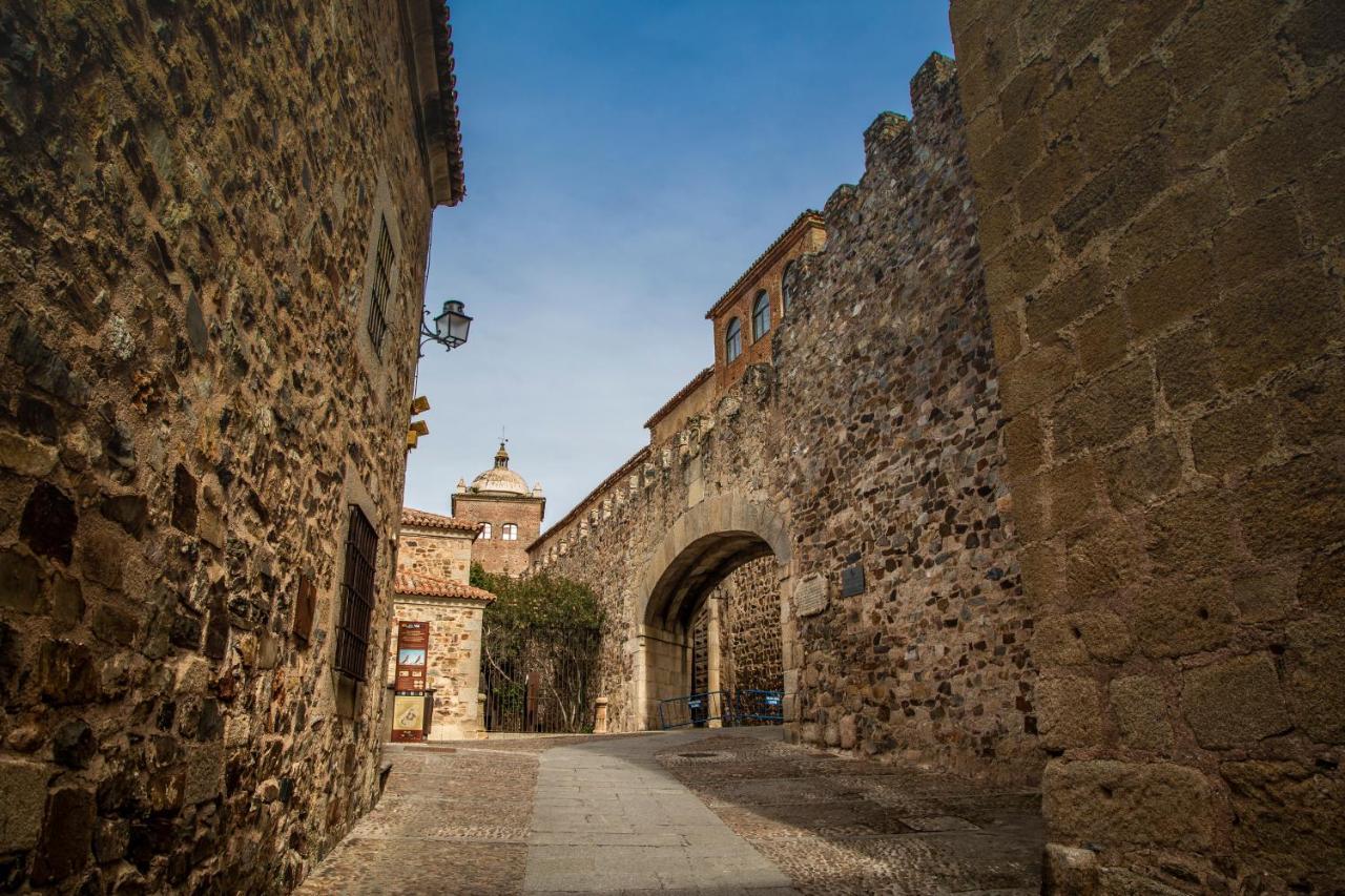 Hotel Hostal La Rosa Caces Exterior foto